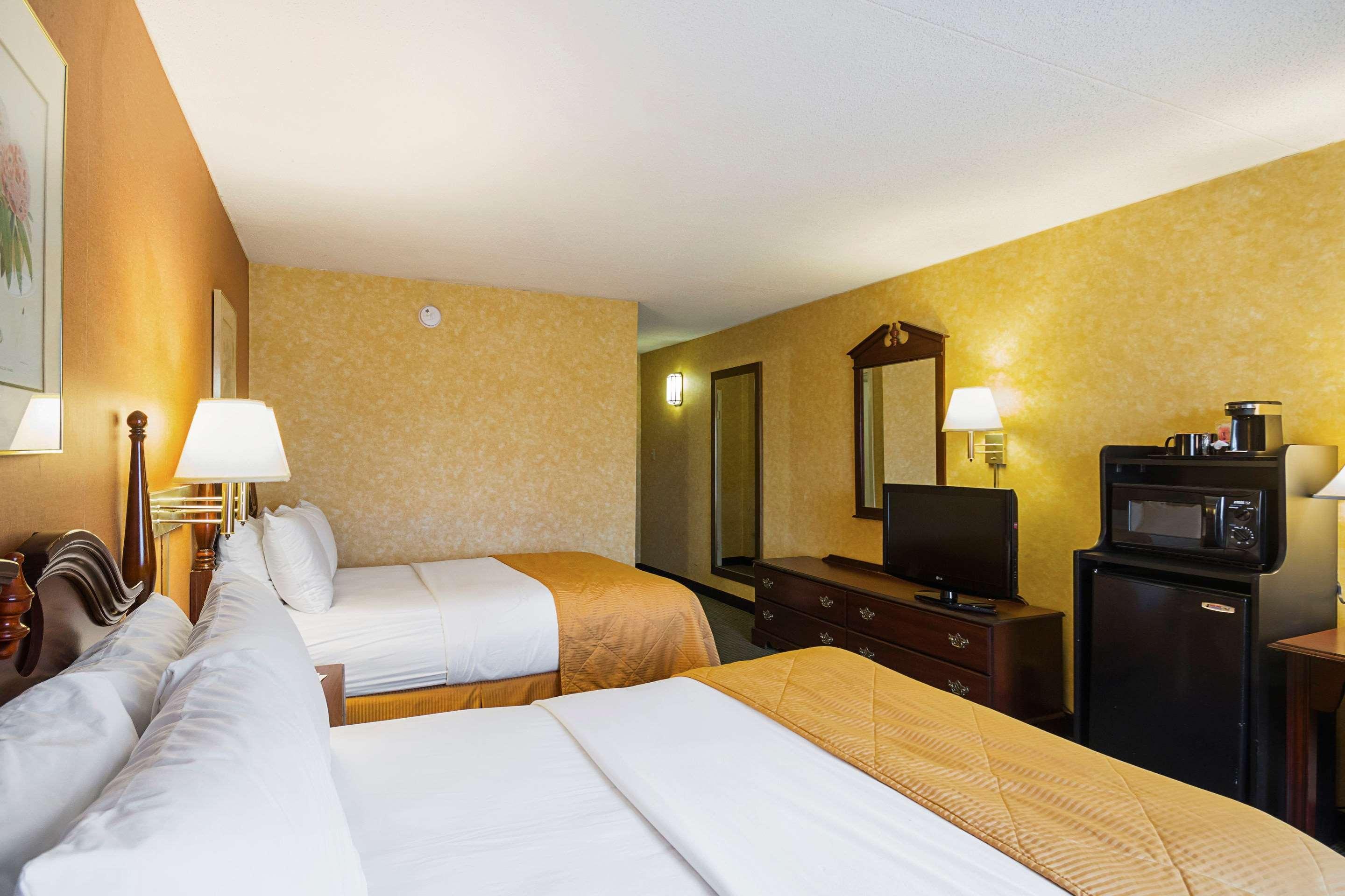 Clarion Inn Fairmont Esterno foto
