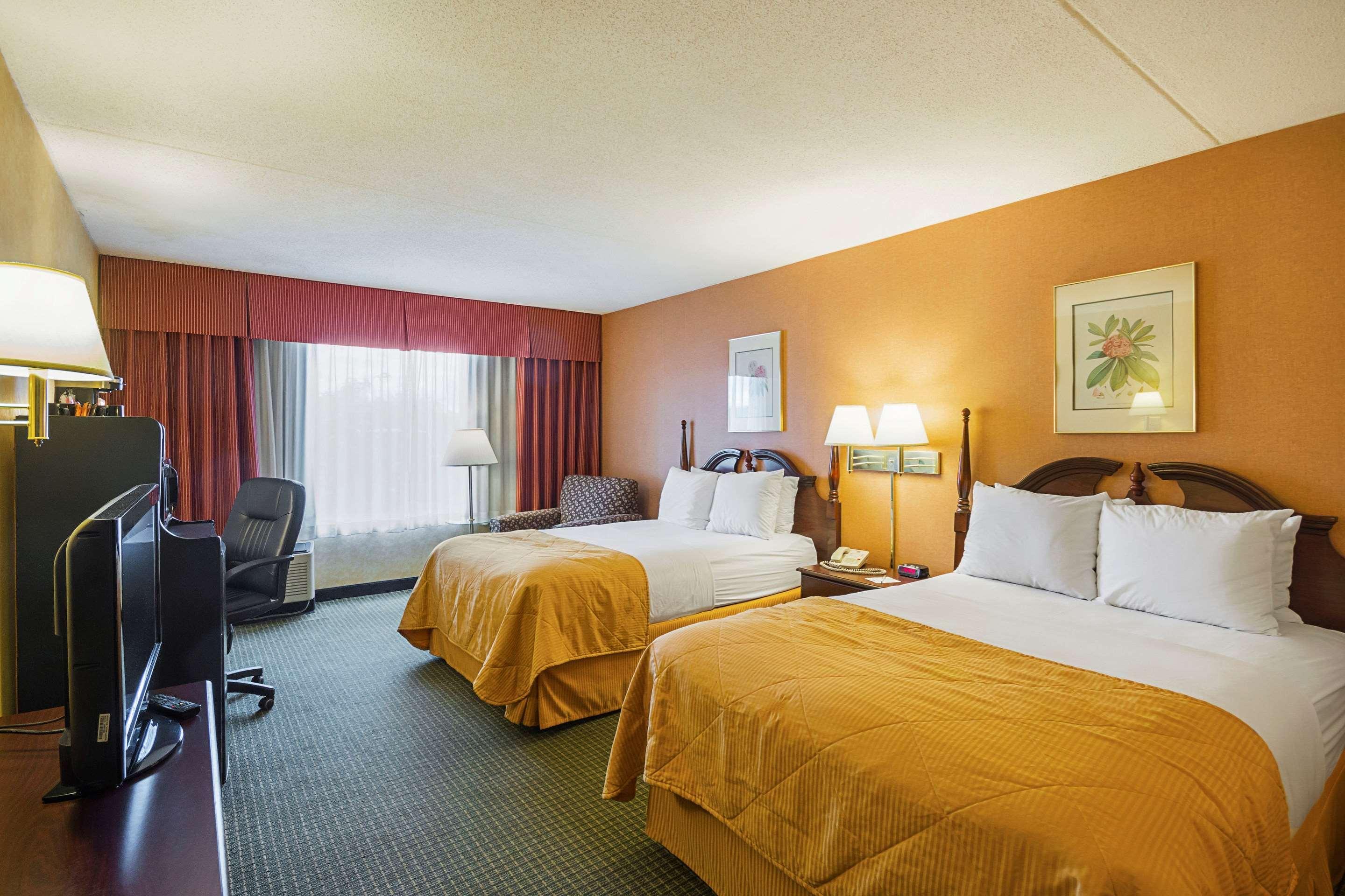 Clarion Inn Fairmont Esterno foto