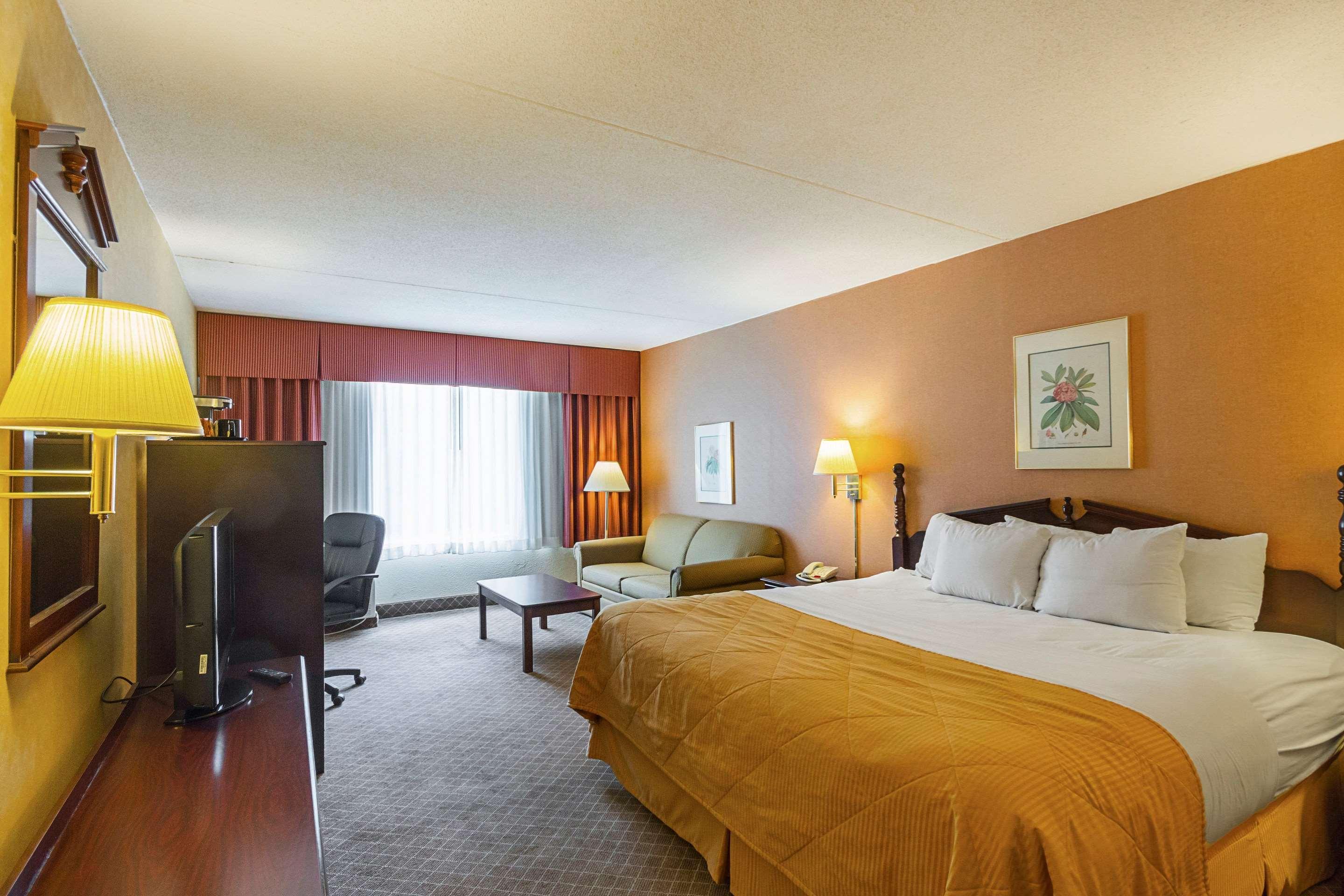 Clarion Inn Fairmont Esterno foto