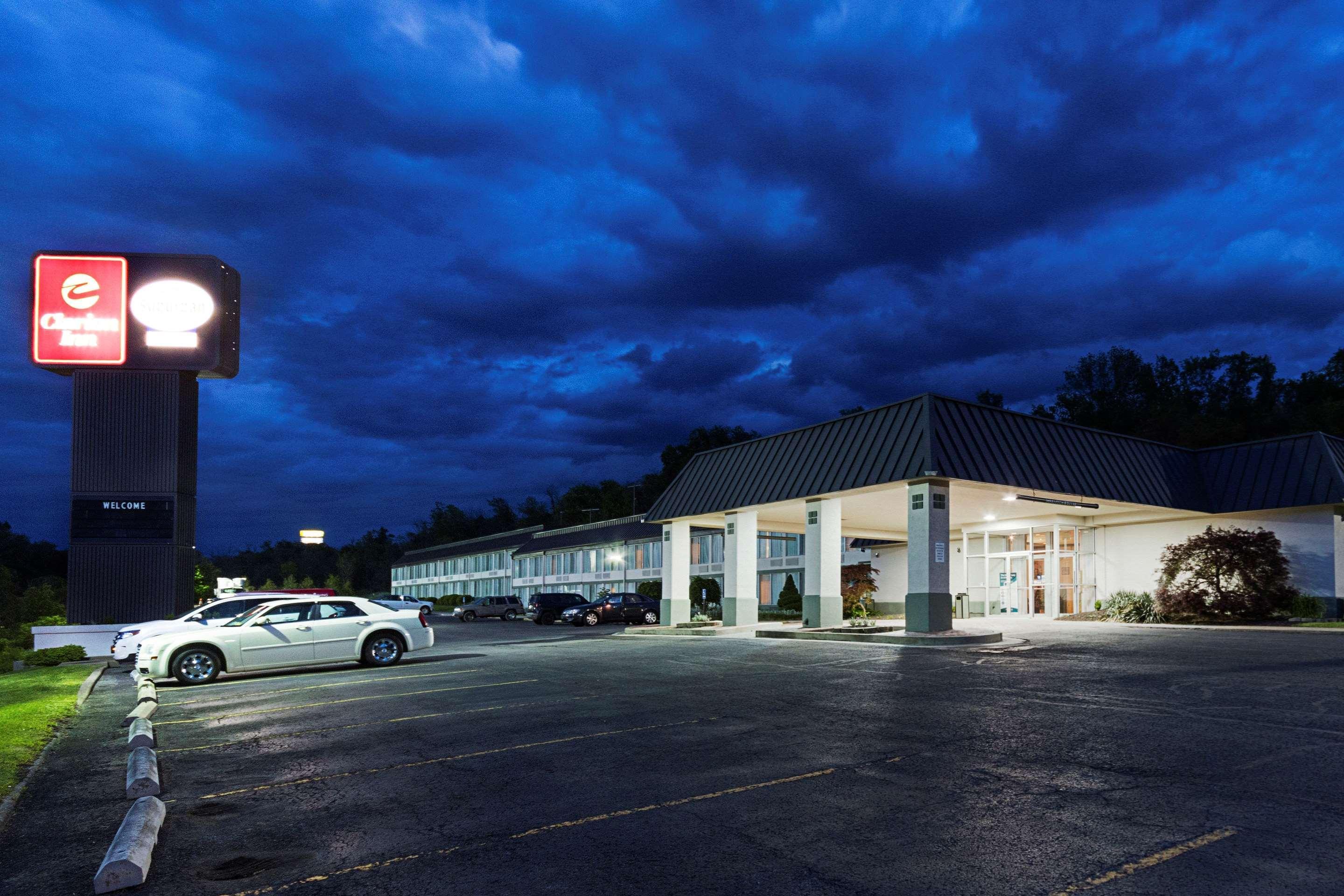 Clarion Inn Fairmont Esterno foto