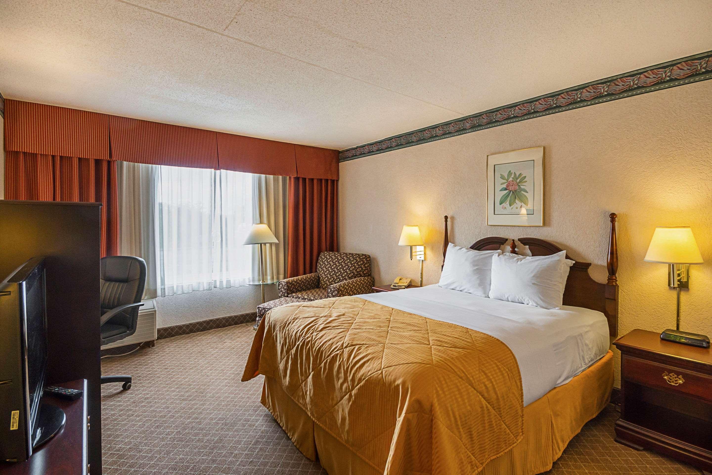 Clarion Inn Fairmont Esterno foto