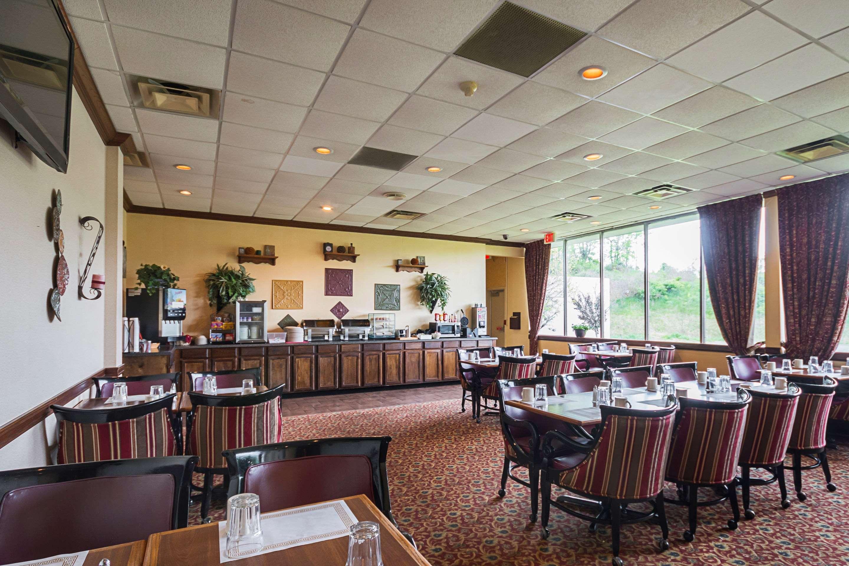 Clarion Inn Fairmont Esterno foto