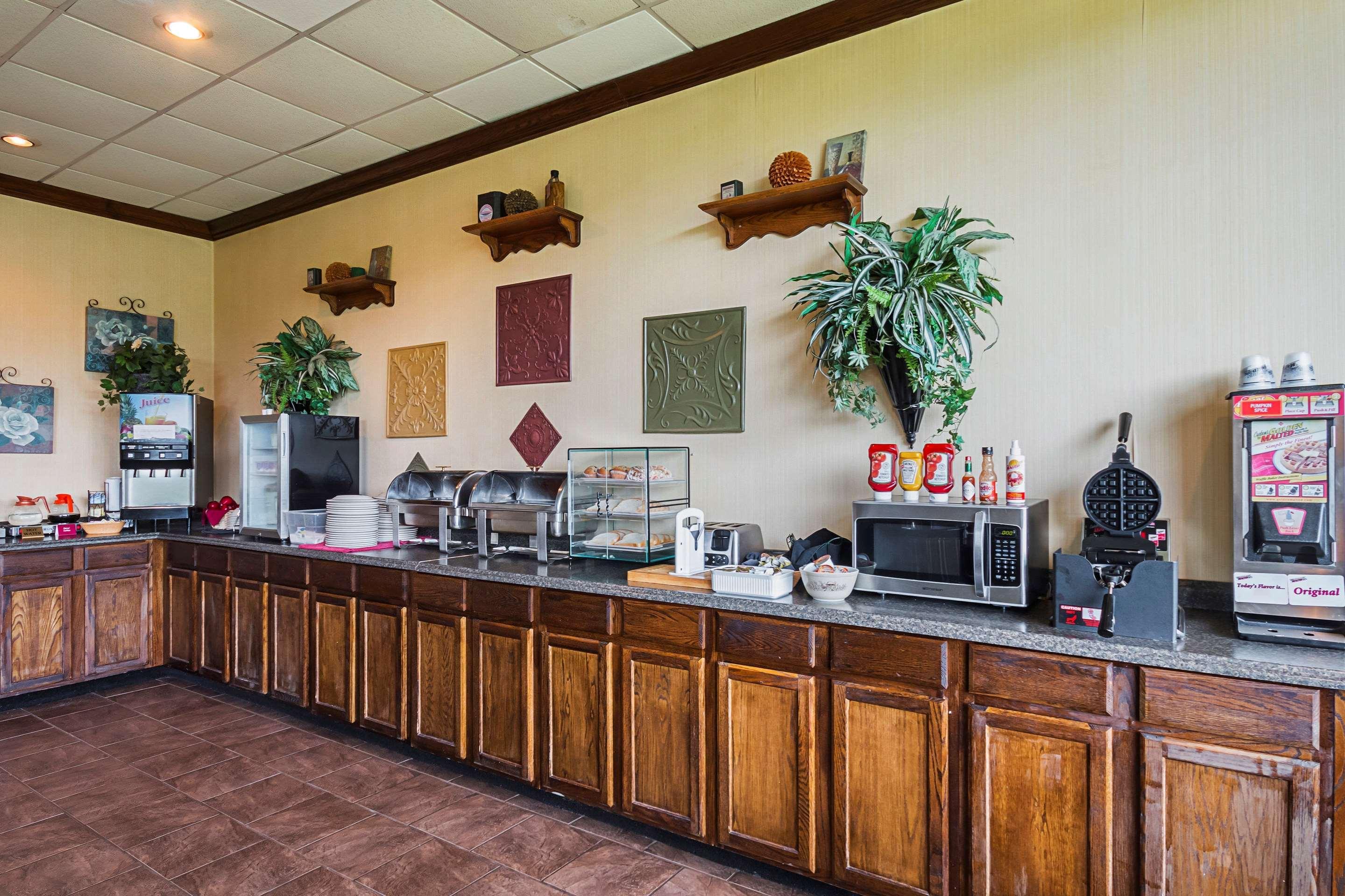 Clarion Inn Fairmont Esterno foto