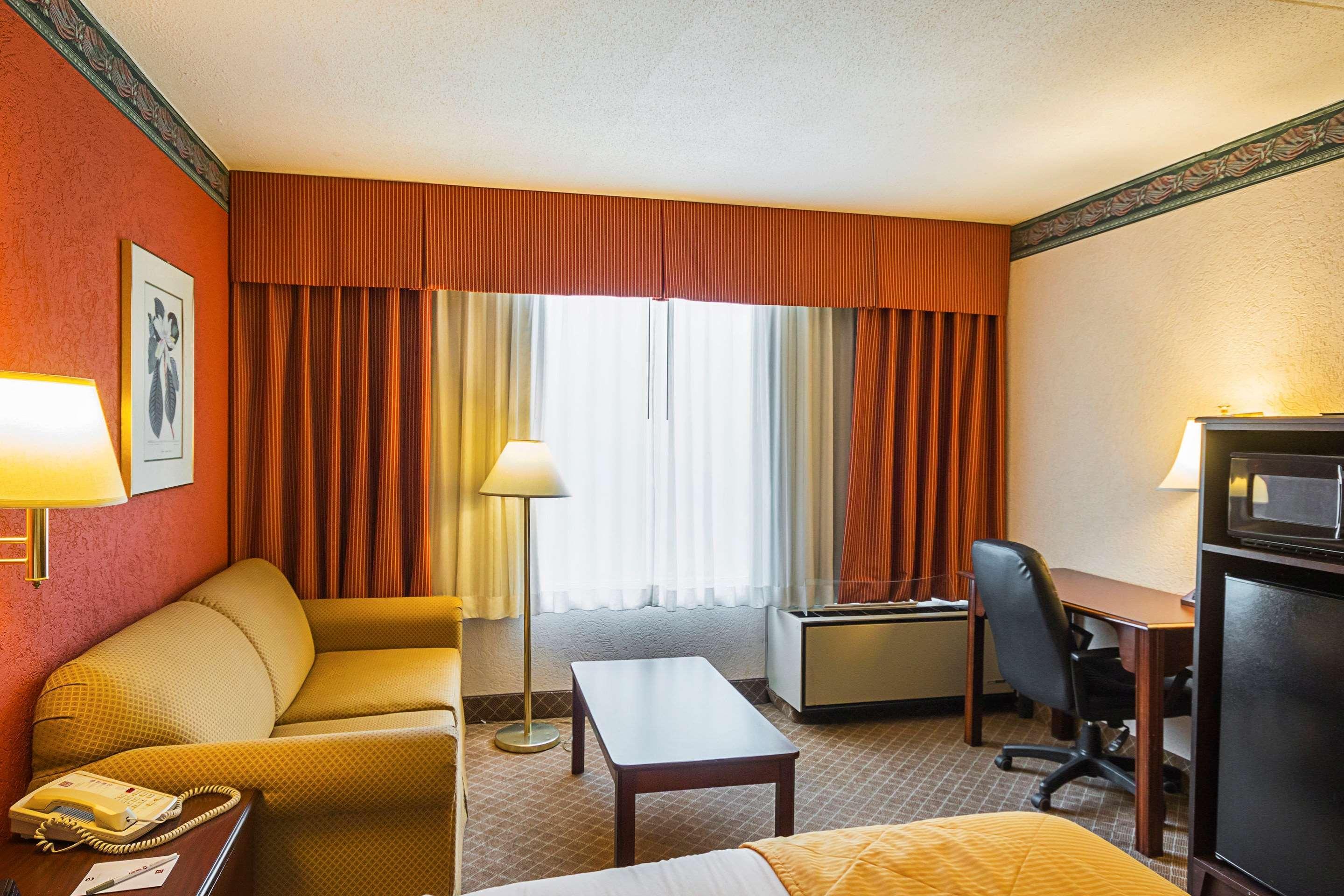 Clarion Inn Fairmont Esterno foto