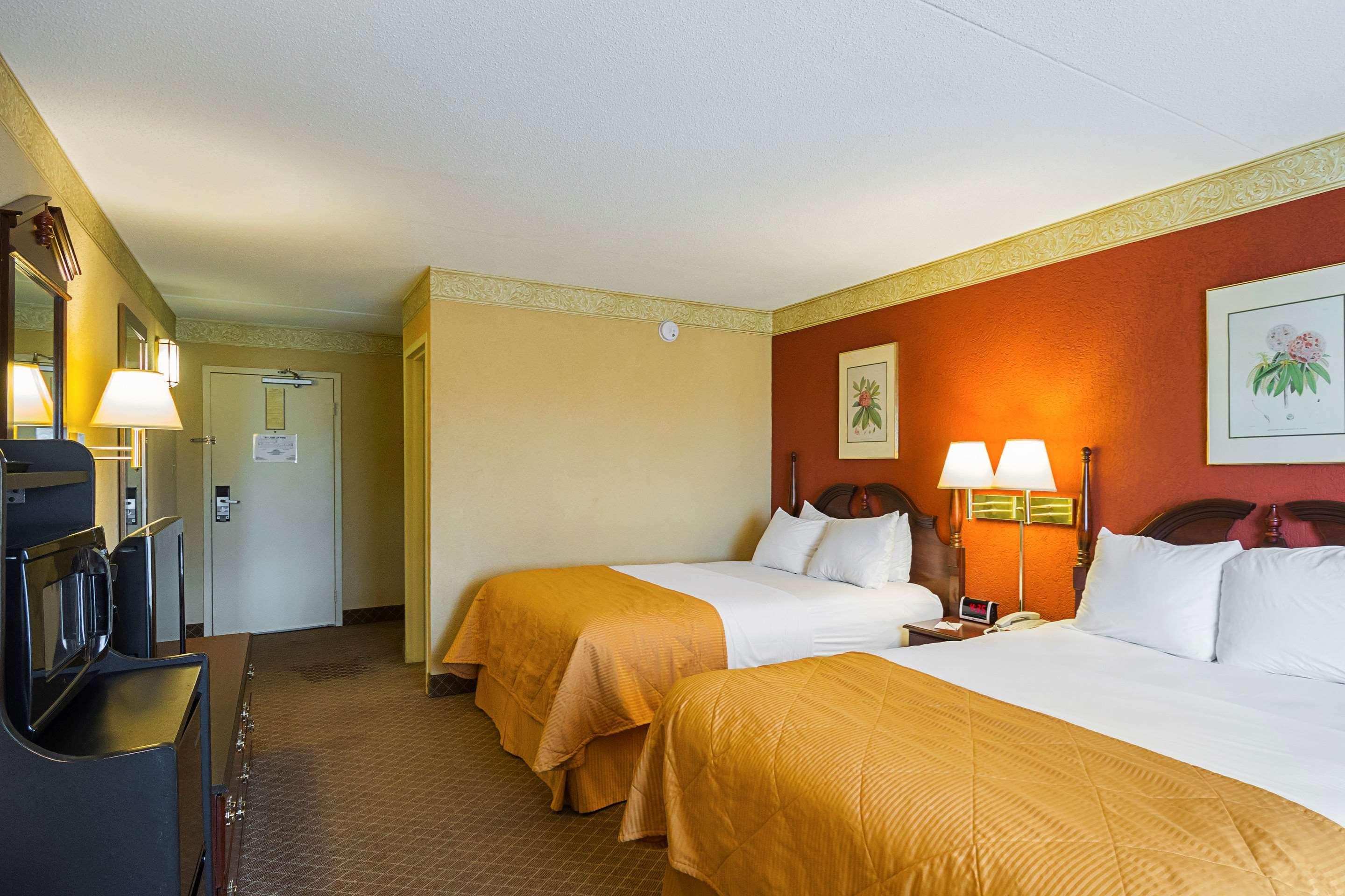 Clarion Inn Fairmont Esterno foto