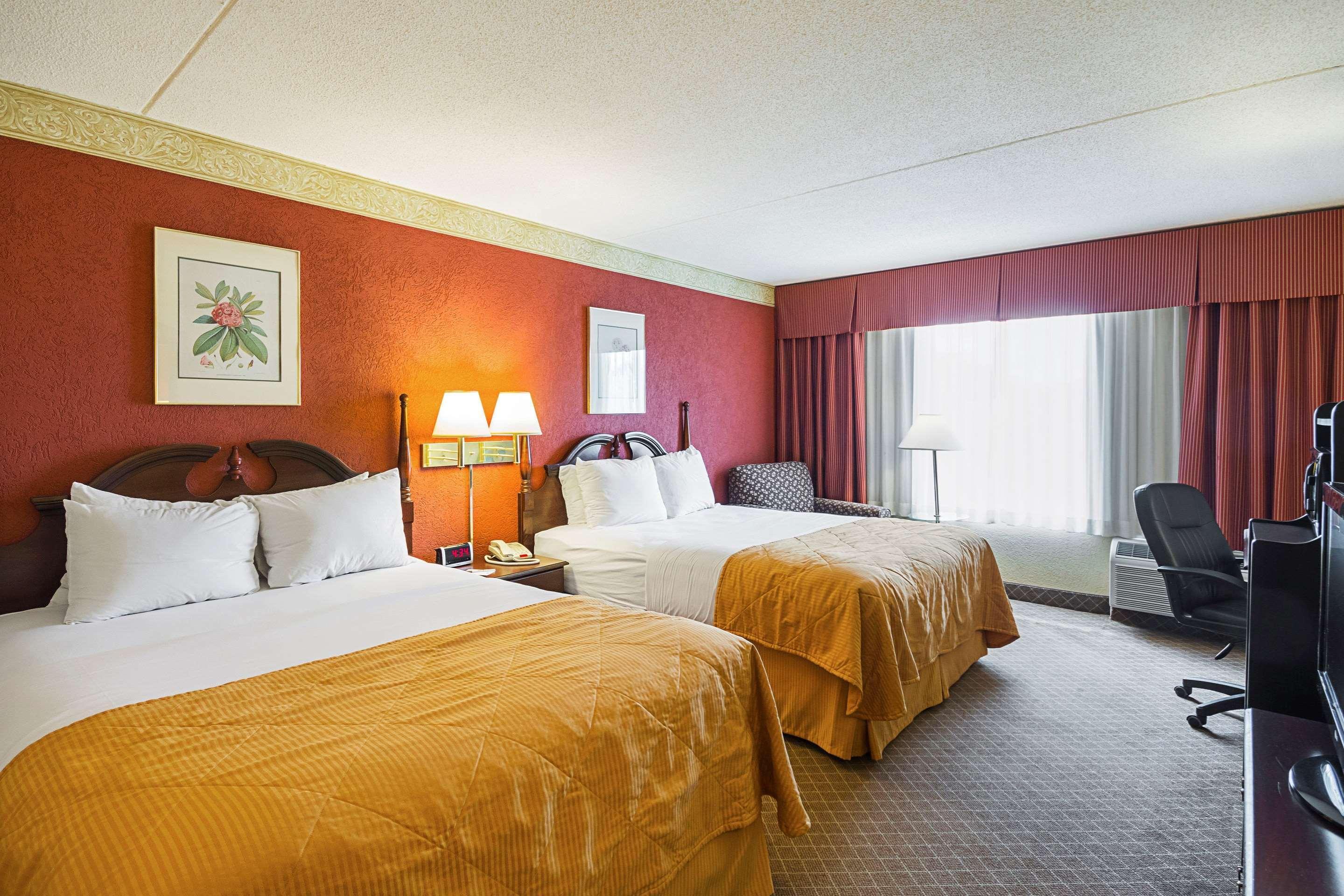 Clarion Inn Fairmont Esterno foto