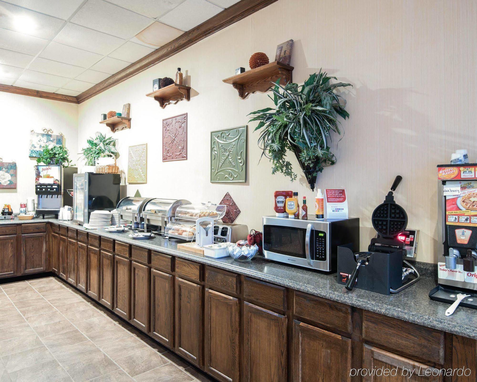 Clarion Inn Fairmont Esterno foto