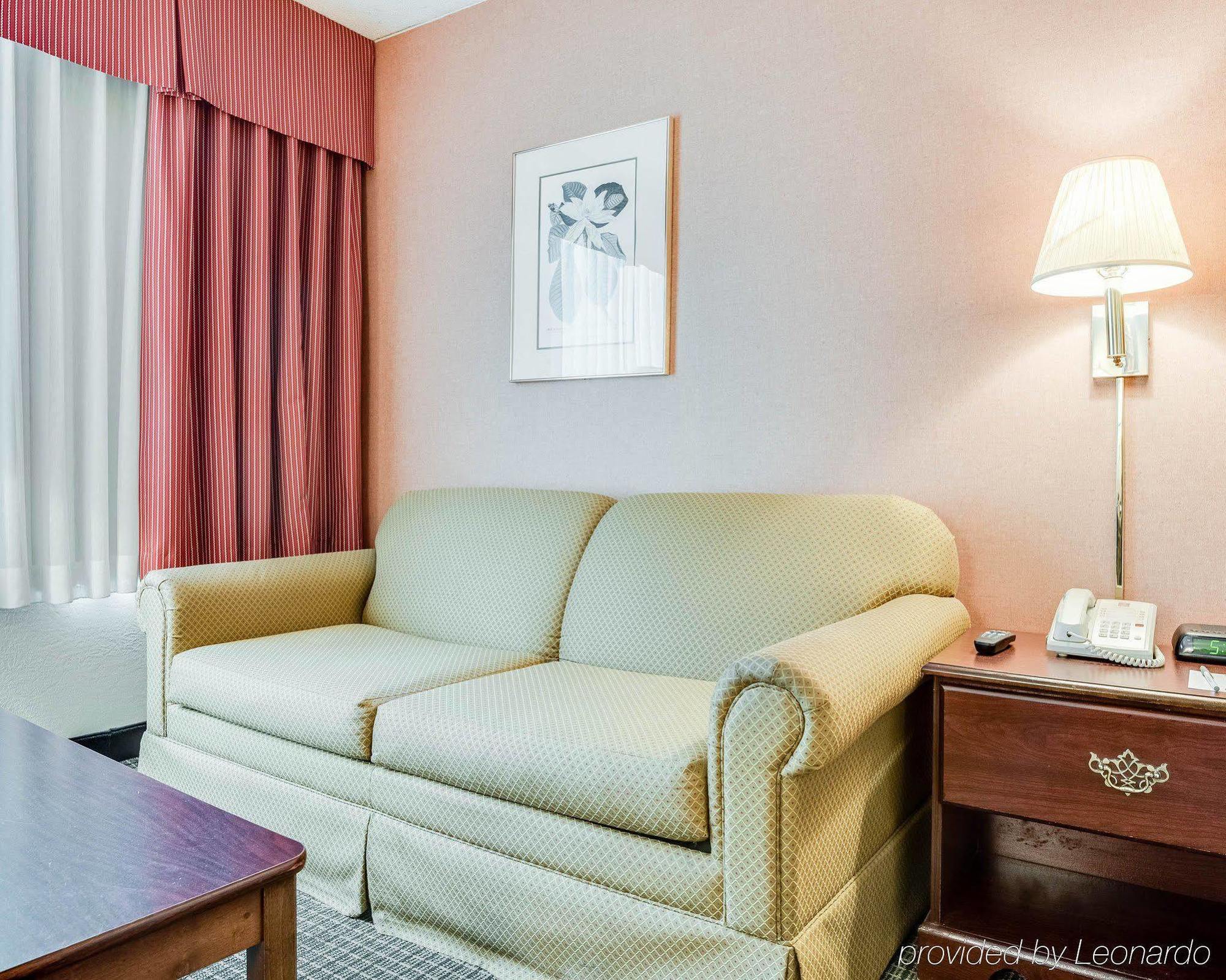 Clarion Inn Fairmont Esterno foto