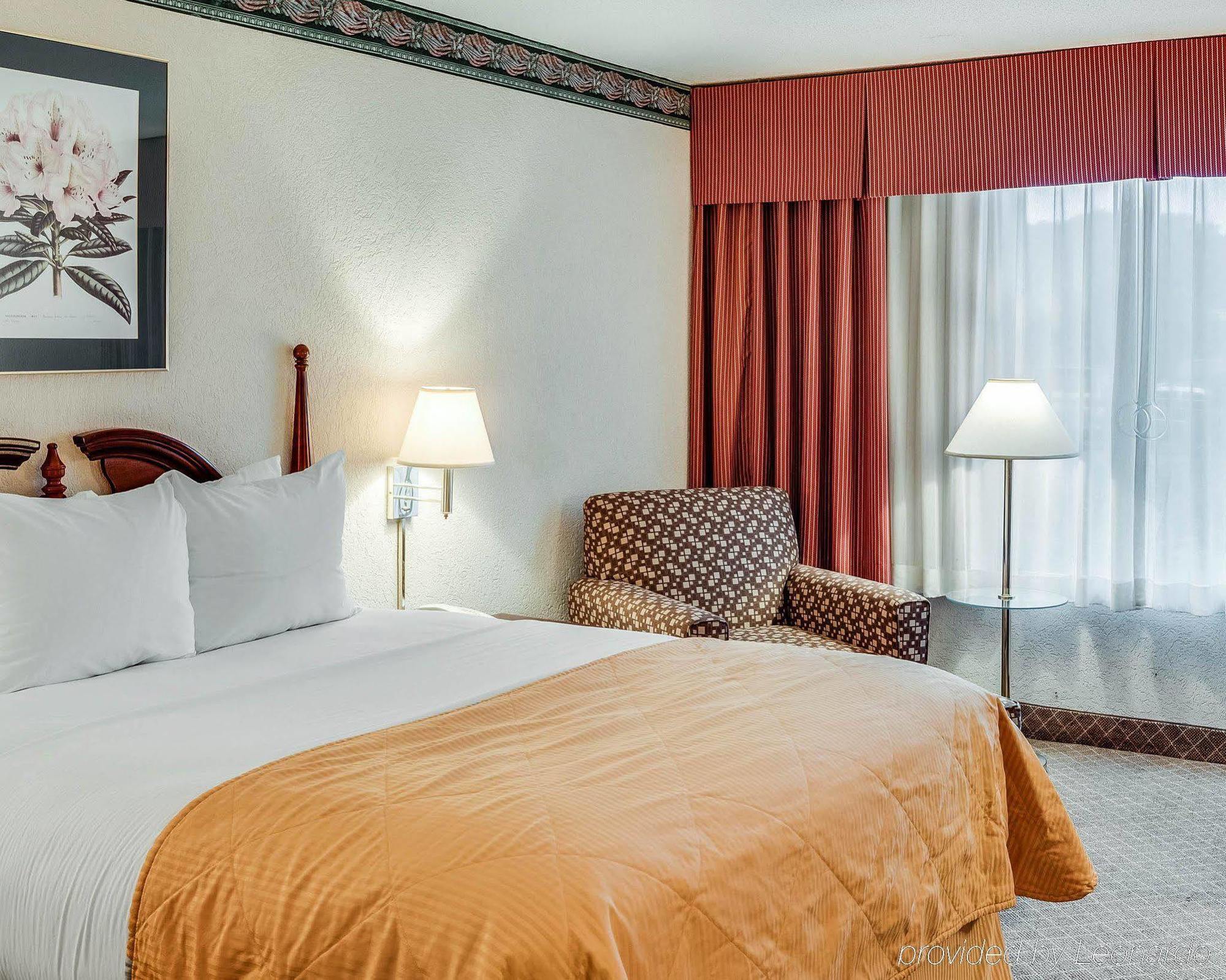 Clarion Inn Fairmont Esterno foto