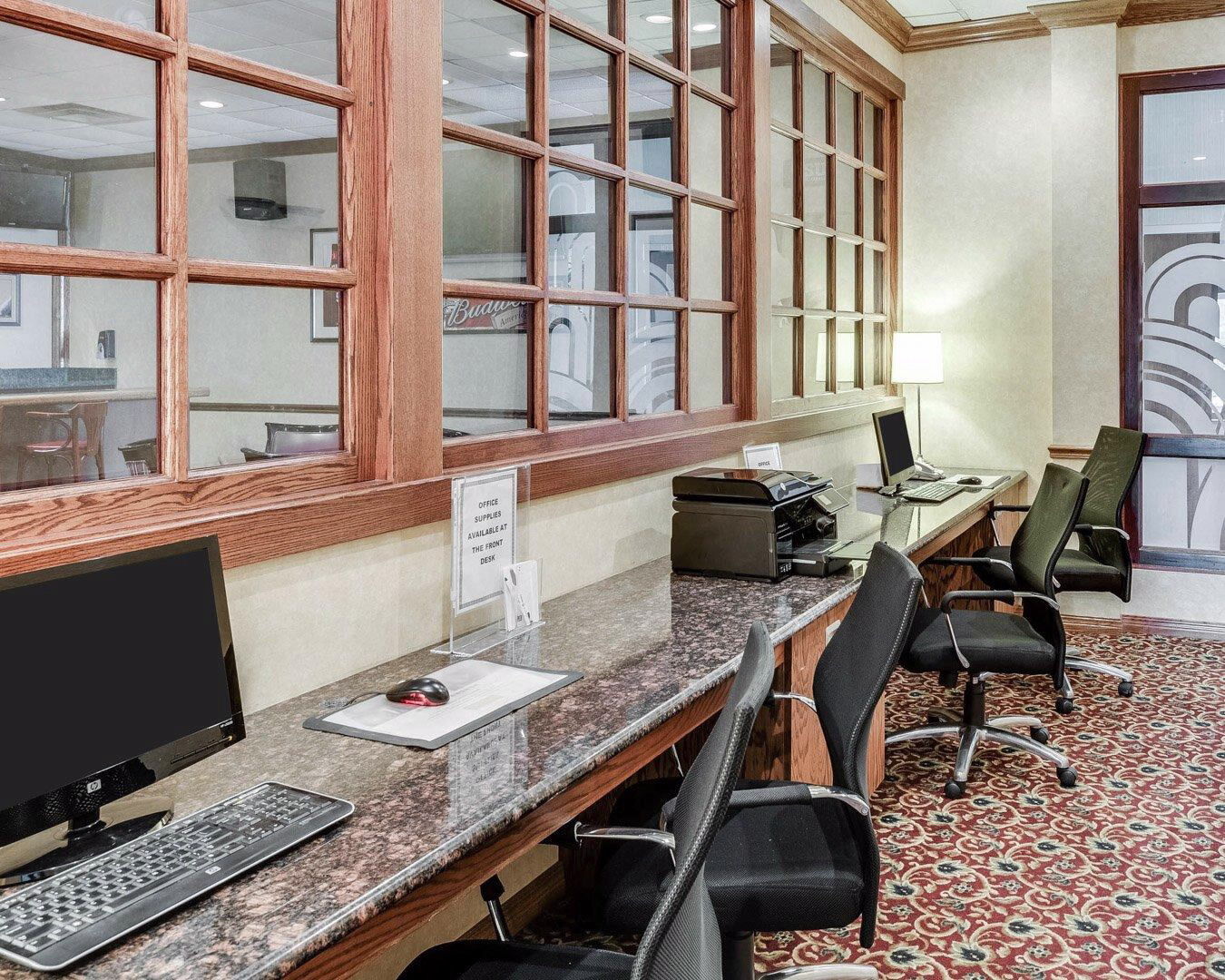 Clarion Inn Fairmont Esterno foto